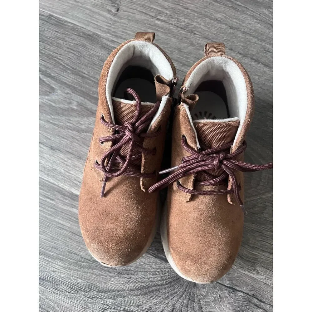 Ugg Canoe III Weather Kids shoes size 12